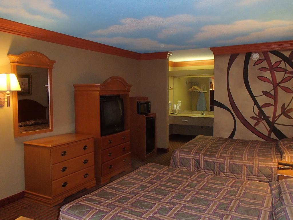 Nola Inn & Suites Новый Орлеан Экстерьер фото