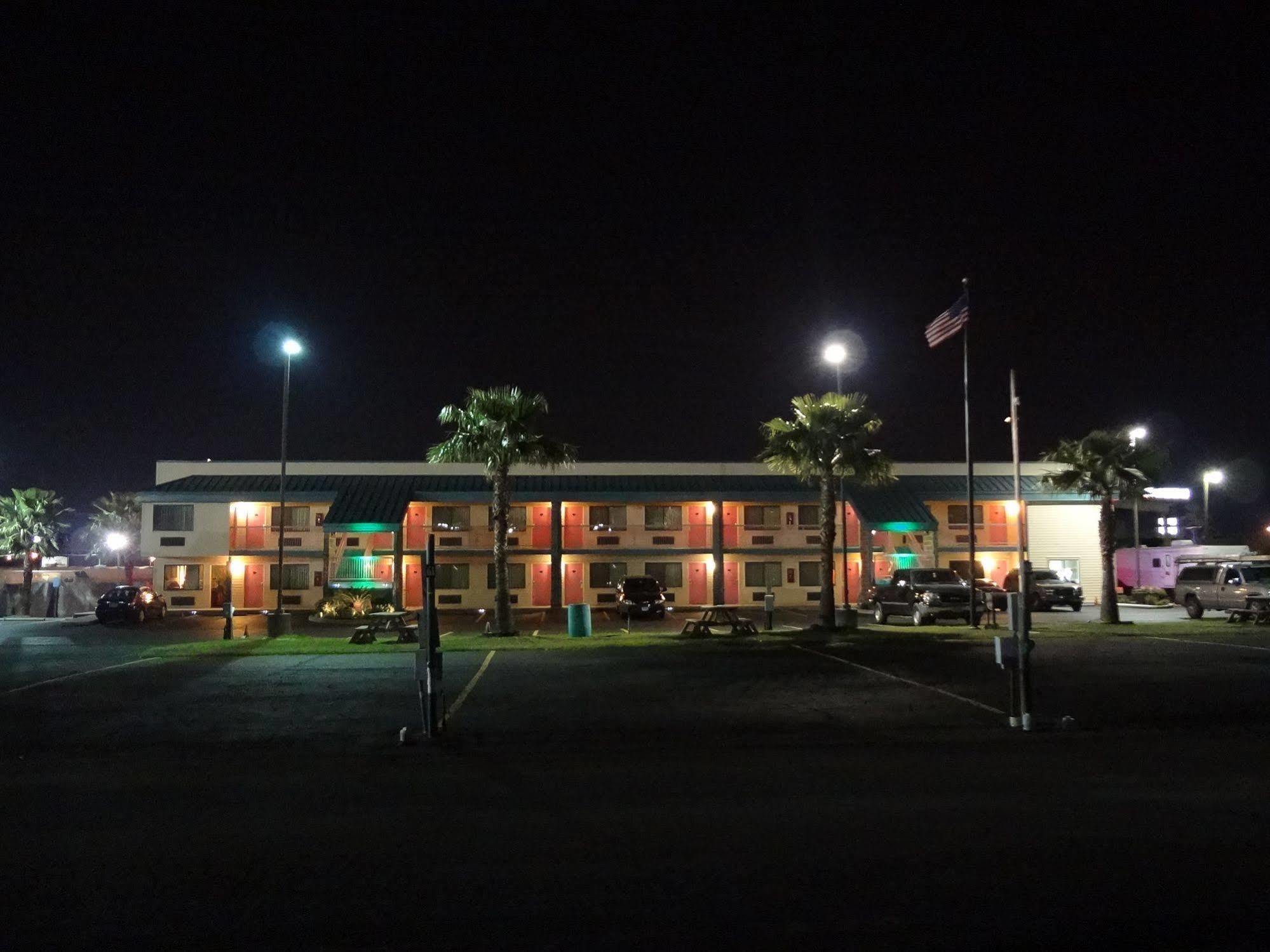 Nola Inn & Suites Новый Орлеан Экстерьер фото